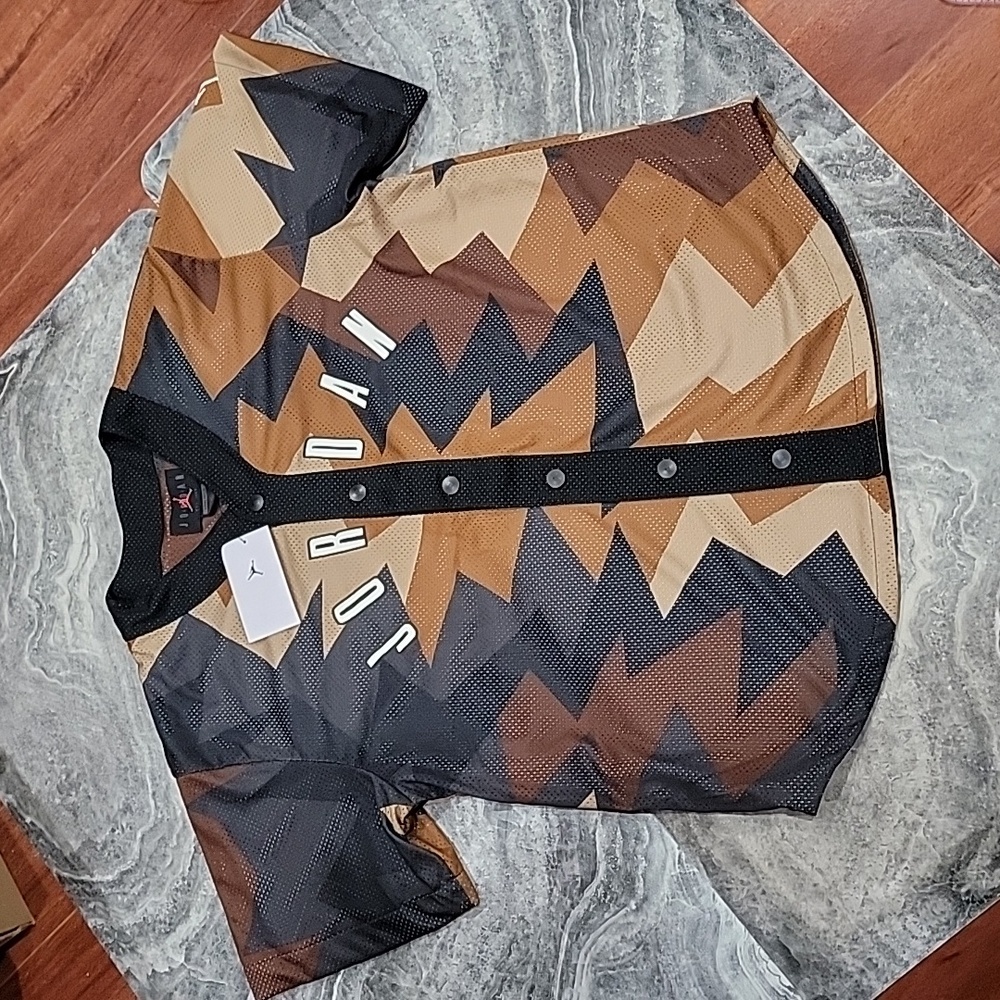 NWT UNISEX JORDAN BASEBALL STYLE JERSEY